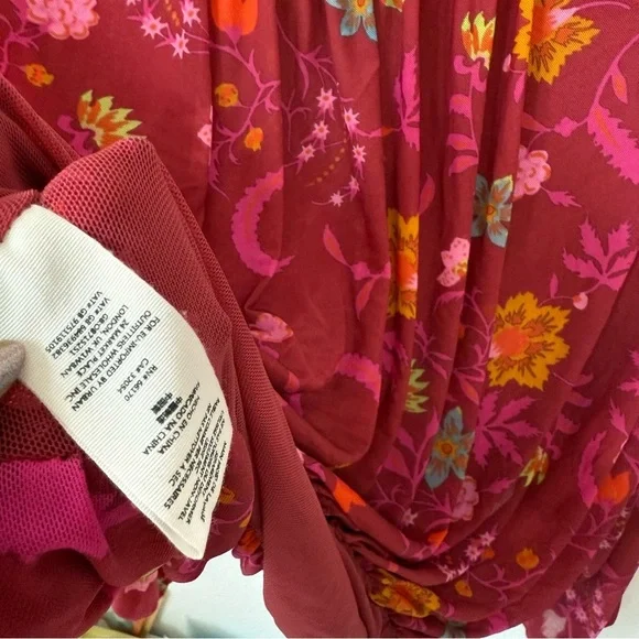 Free People Wildflower Honey Blouson Peasant Top Berry Floral Size Small - Picture 7 of 9